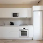 Aparteasy - Family 4-Bedroom Apartment