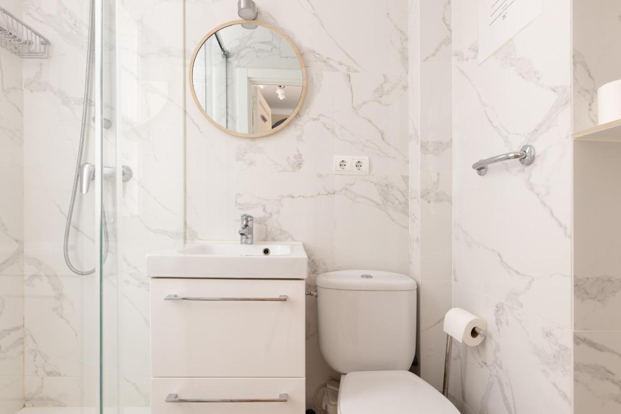 Aparteasy - Family 4-Bedroom Apartment * Barcelona