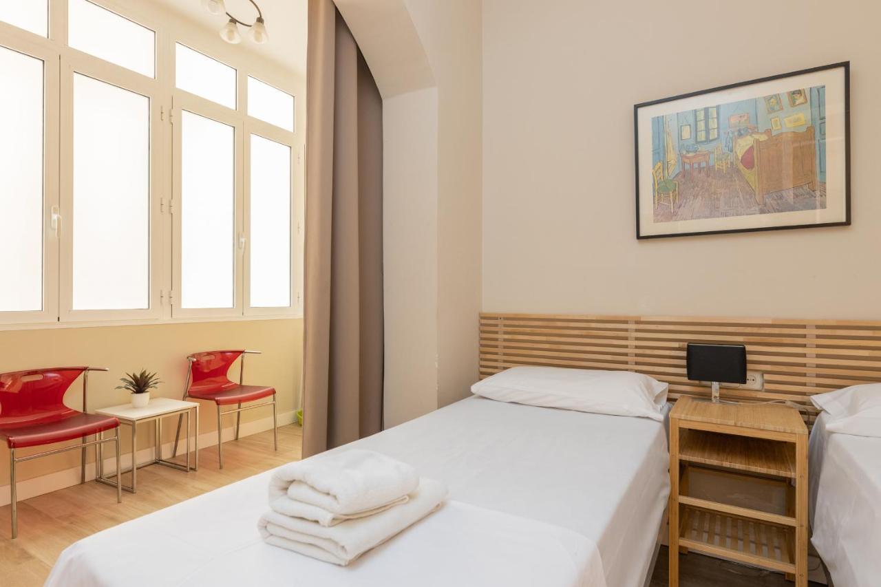 Aparteasy - Family 4-Bedroom Apartment Apartment Barcelona