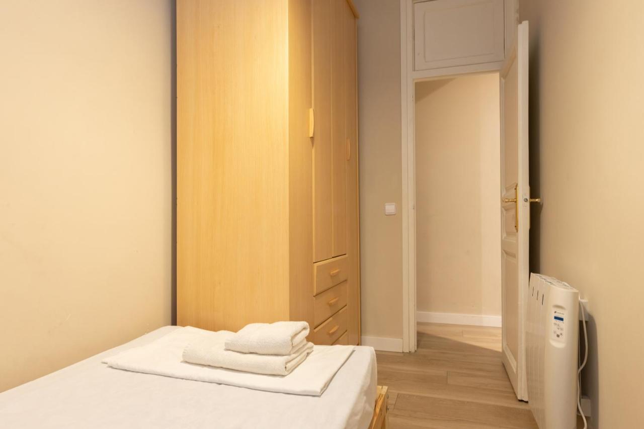 Aparteasy - Family 4-Bedroom Apartment Apartment